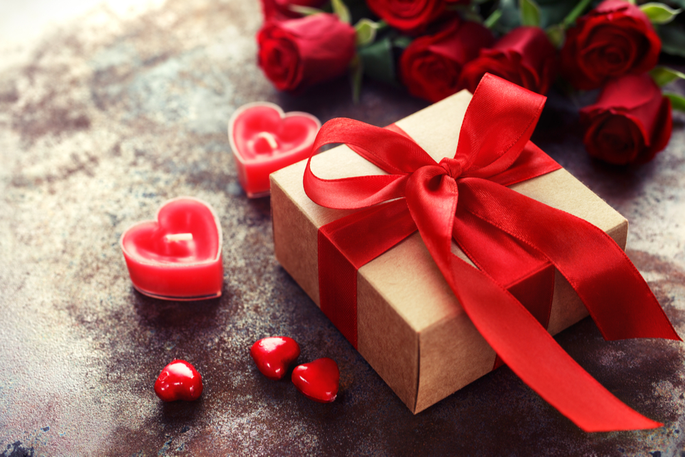 12 Creative Valentine's Day Gifts For Boyfriend - 9TeeShirt