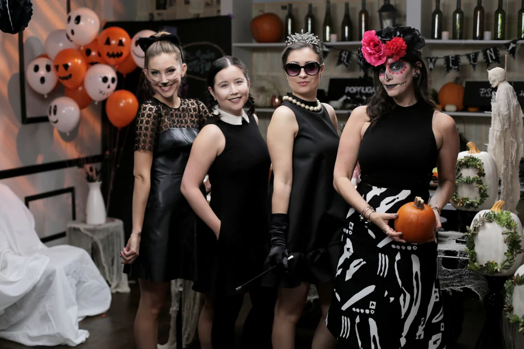 halloween costumes with a little black dress