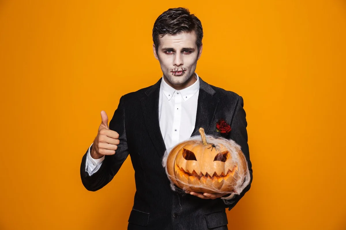 easy halloween costumes for guys funny