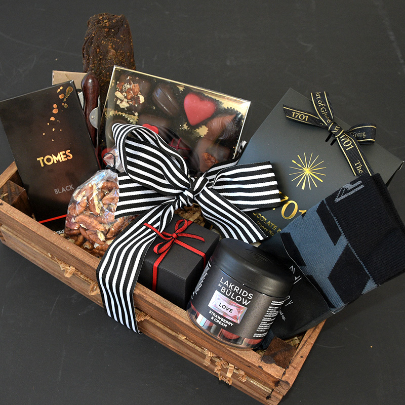 9 Amazing Valentines Day Gift Boxes For Him - 9TeeShirt