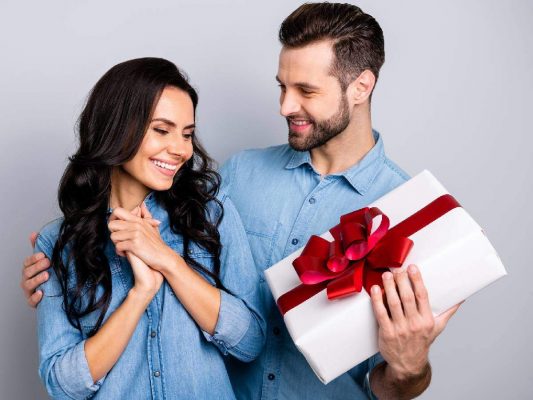 Best Romantic Valentine’s Day Gifts For Wife